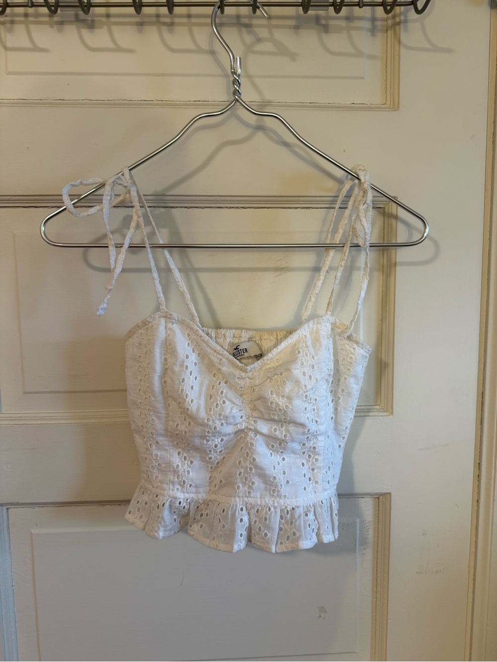 Hollister White Eyelet Tie-Shoulder Crop Top